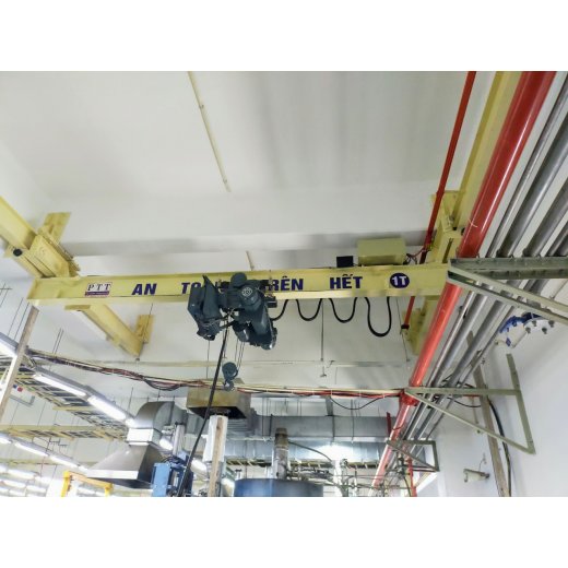 Cầu trục 2 tấn Hitachi Nhật treo dầm đơn hạn chế chiều cao nâng khẩu độ 10m Cầu trục 2 tấn Hitachi Nhật treo dầm đơn hạn chế chiều cao nâng khẩu độ 10m